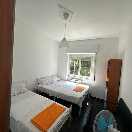 Homestay Centrum Twin & Triple Shared Bath *